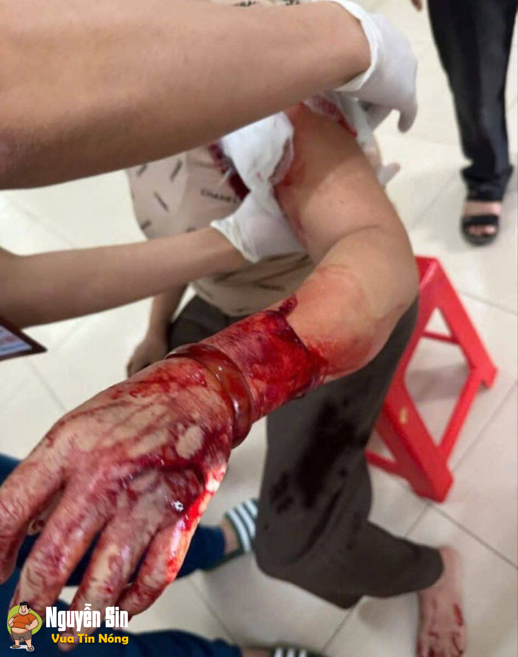 Cập nhật hình ảnh: Thanh Hóa – 1 bà rựa dài, 1 bà rựa ngắn thi đấu giáp lá cà