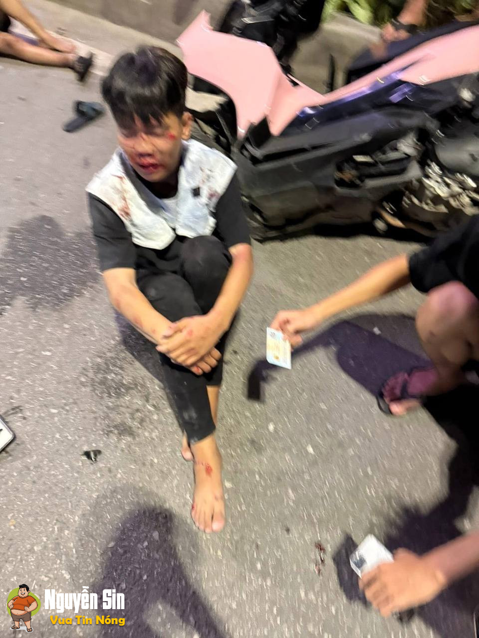 Hà Nội: boy phố.. gơ phố gặp nạn, 1 mái phố hỏng CPU tại chỗ