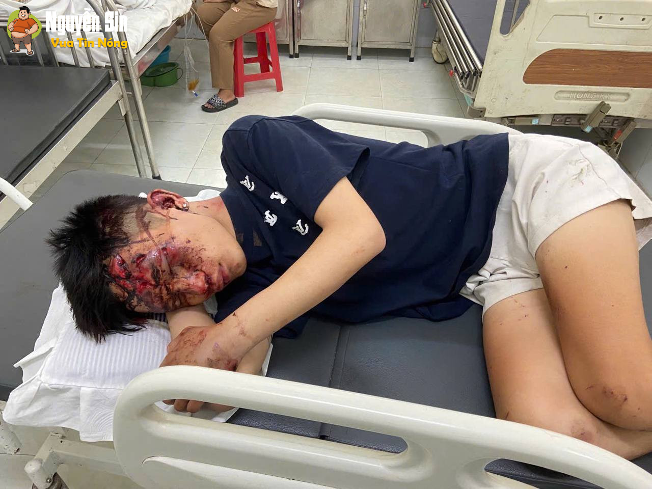 Thái Nguyên: Lùa nhau chạy đâm vào bờ đường