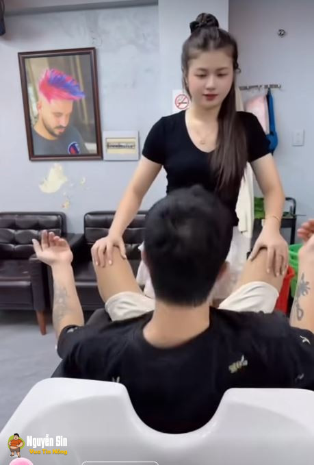 Tiệm gội đầu làm ảo thuật với khách nam.. pi tơ trị liệu hả!!
