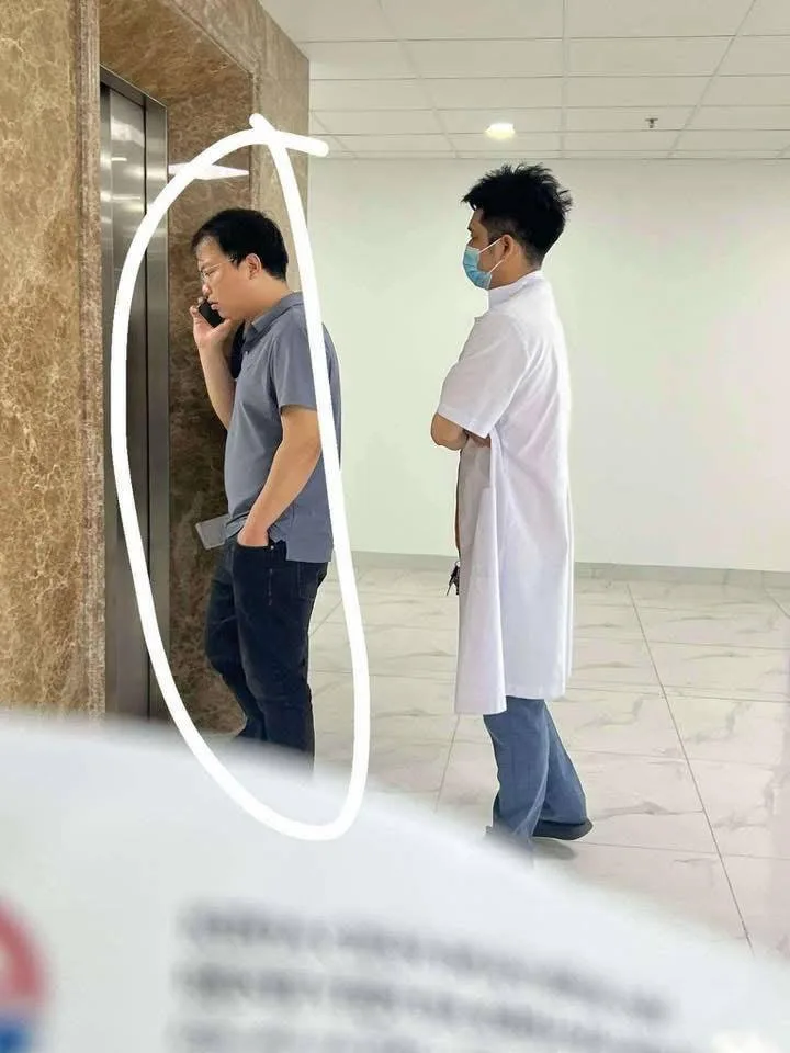 Bệnh viện Đồng Văn – Hà Nội: Bác sĩ gây mê.. tưởng rằng bệnh nhân đã mê nên liếm thử, ai ngờ đâu..