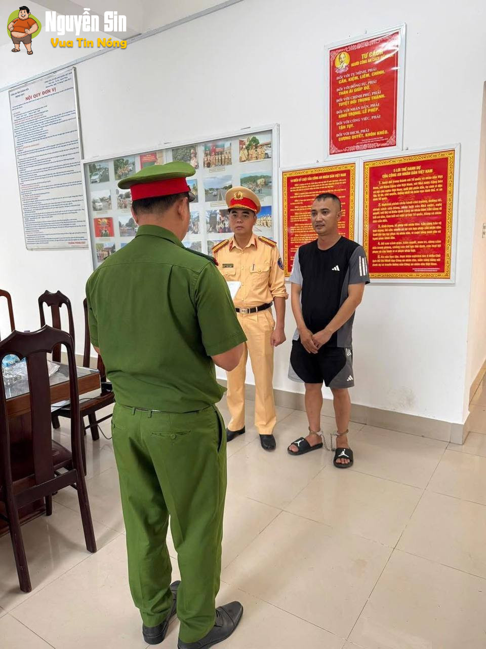 BẮT GIỮ TÀI XẾ Ô TÔ DÙNG GẬY BÓNG CHÀY TẤN CÔNG NGƯỜI ĐI XE MÁY CHỞ CON NHỎ Ở BÌNH DƯƠNG