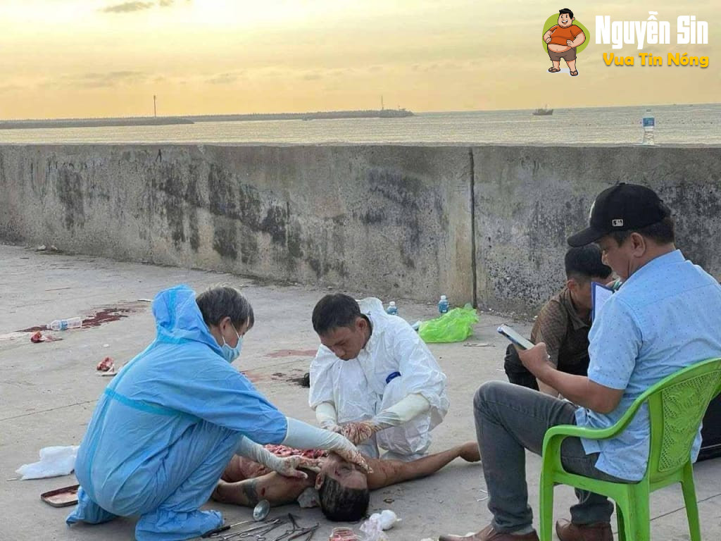 Phát hiện một người nằm bất động trên nền lề đường, sát bờ kè biển ở cuối đường Hàn Thuyên, Lạc Đạo, TP Phan Thiết, Bình Thuận.