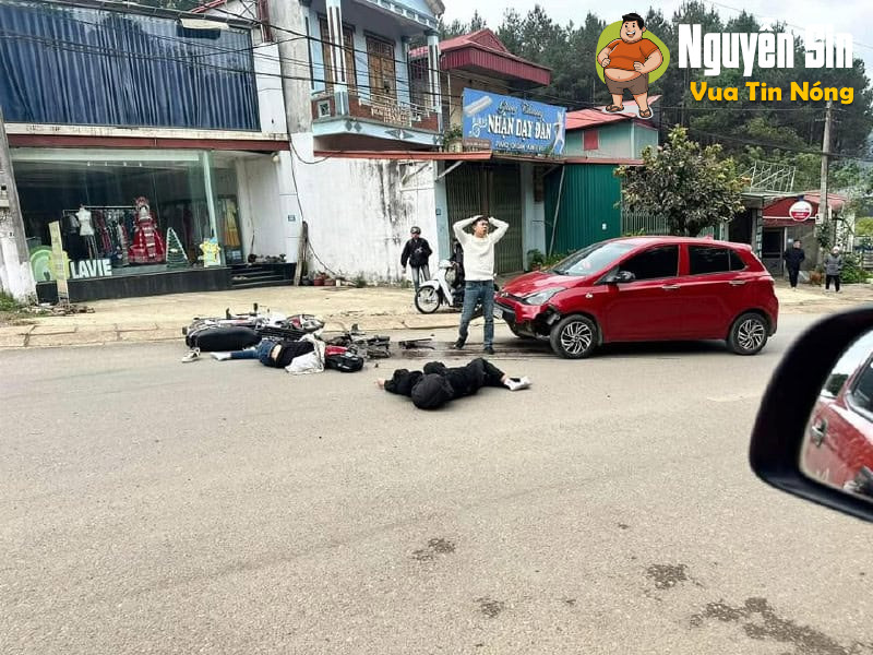Đường Lê Thanh Nghị – Mộc Châu – Sơn La: 2 cháu phóng thế này thì ông bà nào đỡ kịp