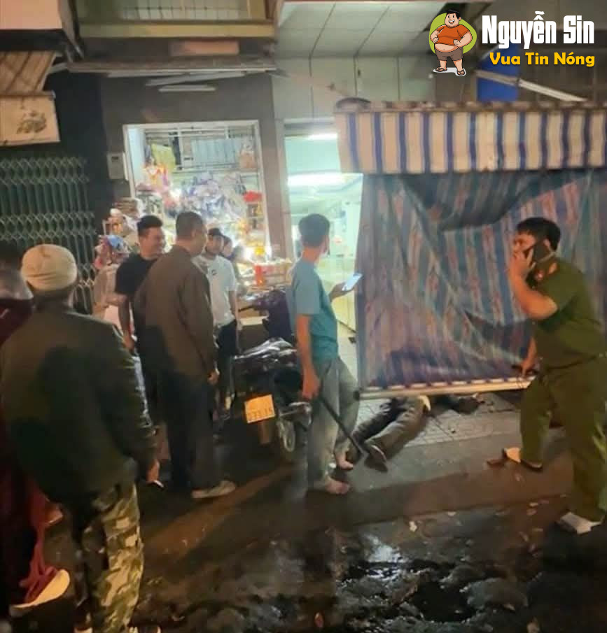 1 người đàn ông ở đâu chạy vào nhà 1 tiệm vàng rồi chạy thẳng lên tầng 3 cầm theo con d@o, sau đó catco rồi phi từ lầu 3 xuống đất tuvong