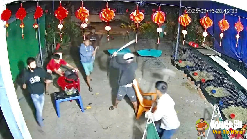 Đồng Nai: Nhóm thanh niên cầm hungkhí xông vào nhà đâ/m người vì nghĩ ‘bị nhìn đểu Đồng Nai: Nhóm thanh niên cầm hungkhí xông vào nhà đâ/m người vì nghĩ ‘bị nhìn đểu