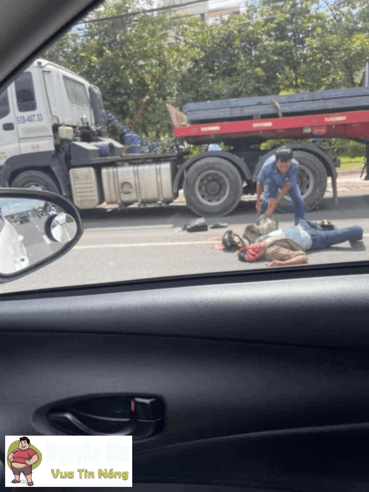 TNGT giữa xe đầu kéo và xe máy, khiến người đàn ông t*v:ong tại QL 51, Long Phước, Long Thành, Đồng Nai