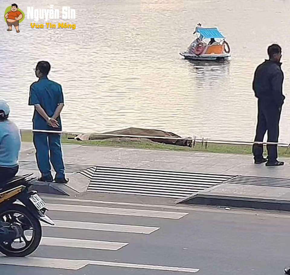 HỒ XUÂN HƯƠNG – ĐÀ LẠT: 2 thanh niên thách đố nhau bơi ra giữa hồ rồi bơi vào, Kết quả 1 người bơi 4 tiếng sau mới vớt được lên