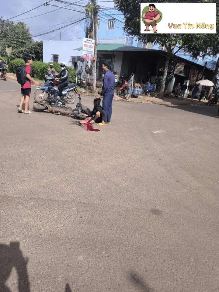 TNGT xảy ra ở đoạn Nơ Trang Long – Xô Viết Nghệ Tĩnh, TT Phước An, Krông Pắk, Đắk Lắk giữa xe đạp điện và xe bồn
