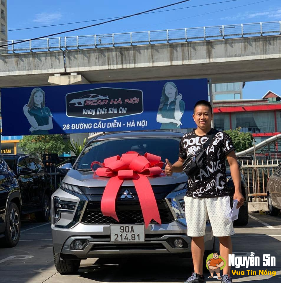 Phú Xuyên – Hà Nội, bà con đã khổ rồi vậy mà tài xế ô tô không nhường đường mà còn cố tình đi qua đàn lợn
