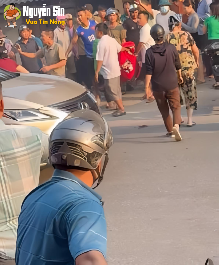 Quang Trung Hà Giang: 1 người được khiêng ra sau tiếng n/ổ lớn