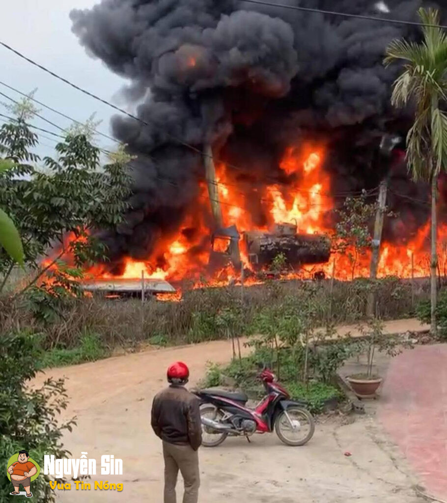 Xót xa: Cháy xe chở dầu tại cao tốc Nội Bài – Lào Cai KM124. Bác tài không thoát ra kịp