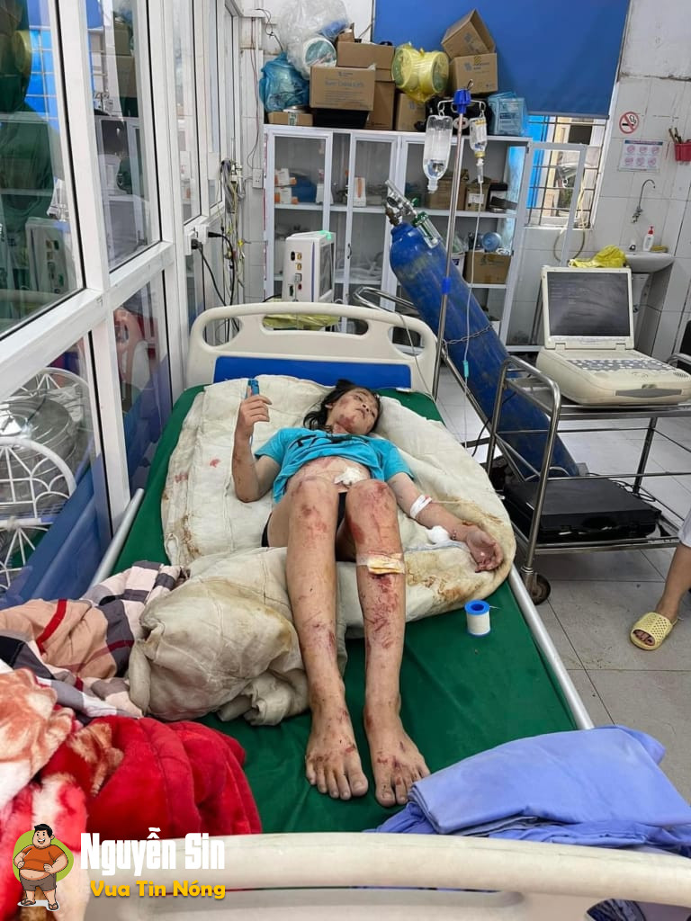 Lũ quét vùi lấp cả một bản làng 128 người ở Lào Cai, mới cứu được 10 người, tìm được 15 thithe, hơn 100 người đang mất tích