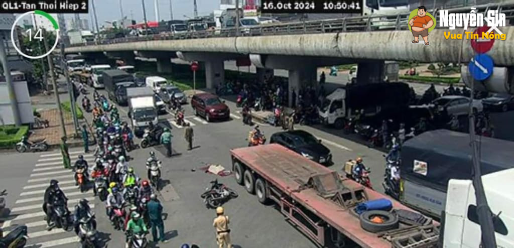 Cầu vượt Tân Thới Hiệp Q12, TPHCM: Tngt 1 người không còn nguyên vẹn
