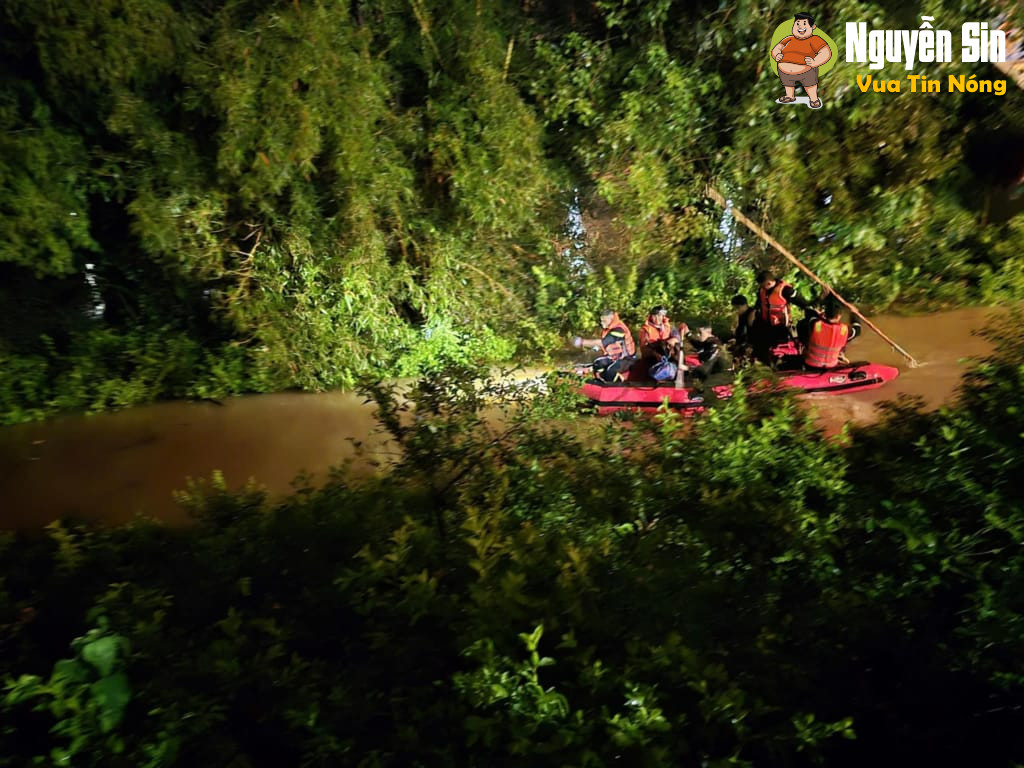 Thương tâm tại Chùa Quế Lâm – Phú Thọ: Chú cố cứu 1 em cún nhưng chẳng may thuyền lật và không thể cứu được chính mình.