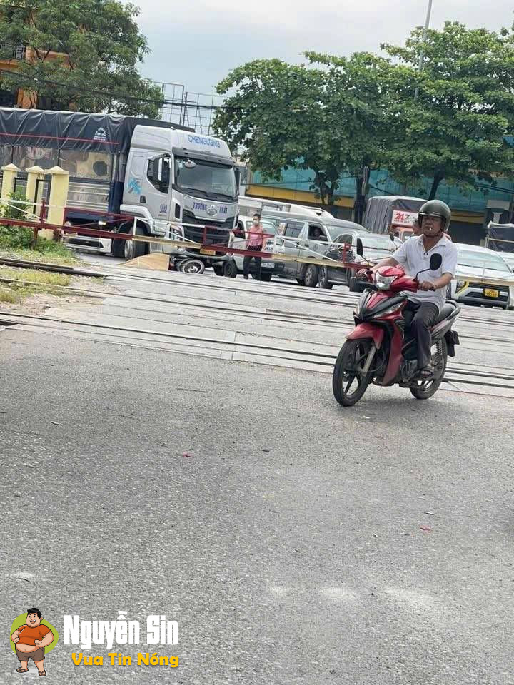 TNGT tại Thanh Trì HN sáng qua khiến 1 sinh viên năm cuối Đại Học ra đi mãi mãi