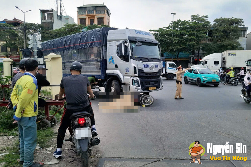 TNGT tại Thanh Trì HN sáng qua khiến 1 sinh viên năm cuối Đại Học ra đi mãi mãi