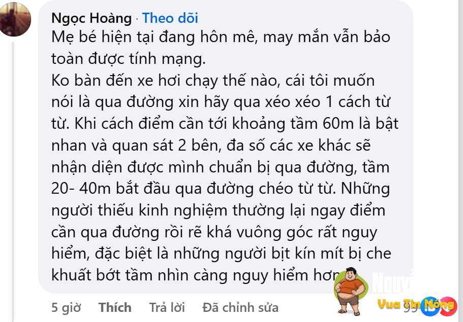 Em nhỏ đứng đợi mở cổng cho mẹ, có lẽ những giây phút này sẽ ám ảnh em mãi về sau… Mong mẹ sớm khoẻ về với em