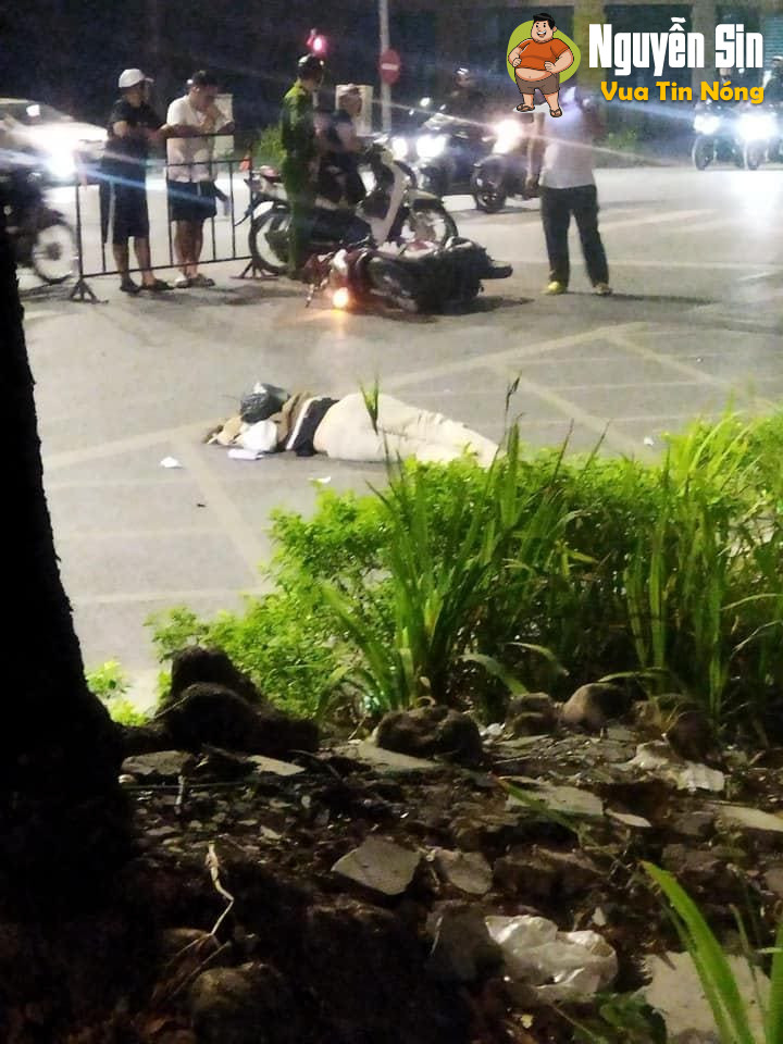 Ngã tư Trần Hưng Đạo, Bà Triệu, Hà Nội: 1 đoàn đua xe tông 1 bạn nữ T*vong tại chỗ