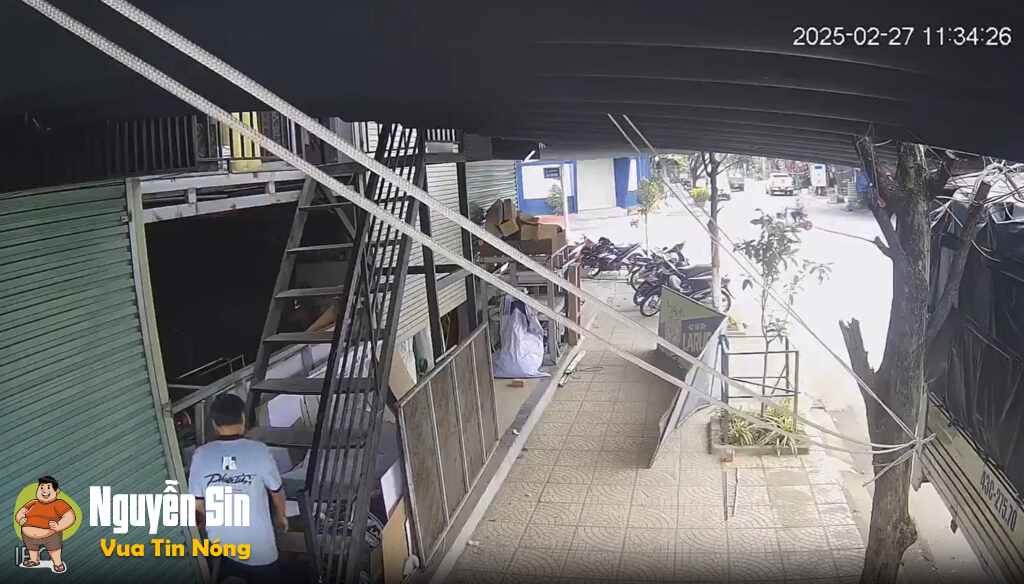 Đà Nẵng: Thanh niên ph:o’ng nhanh lao đầu vào xe tải