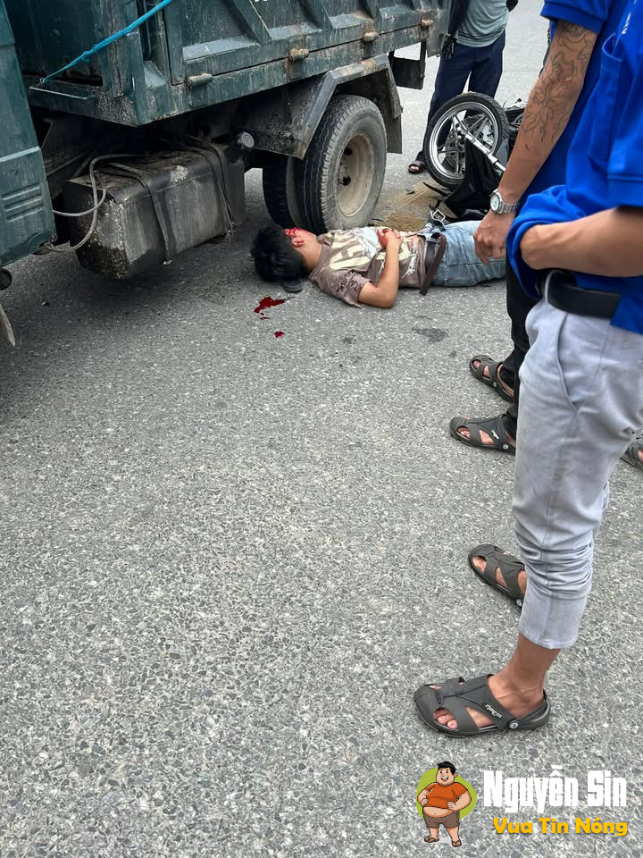Đà Nẵng: Thanh niên ph:o/ng nhanh lao đ:ầu vào xe tải