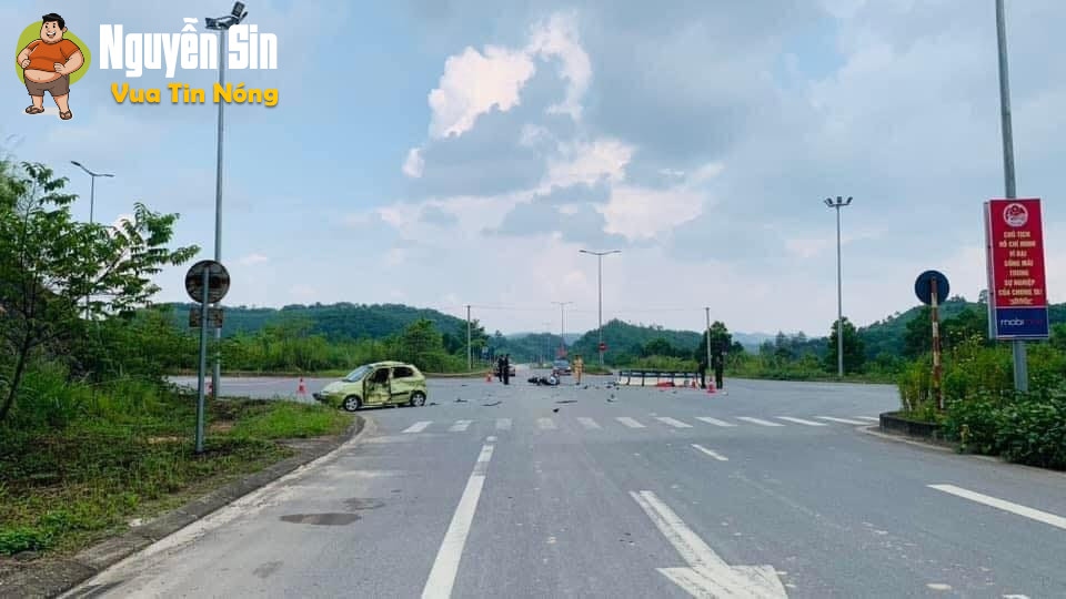Yên Bái: 1 cô gái điều khiển PKL t:/ông ô tô ngửa cả bụng