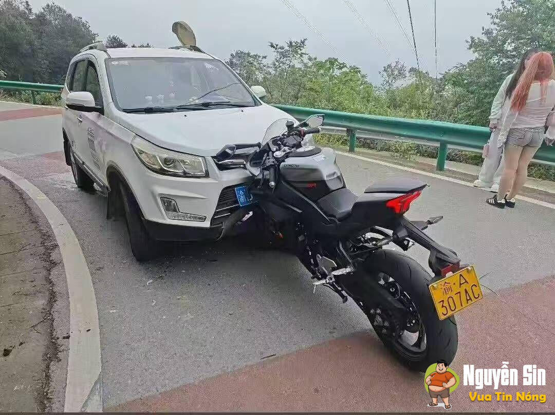 Trung Quốc: Va chạm giao thông khiến bộ phận sinh dục của người đàn ông điều khiển xe máy bị….