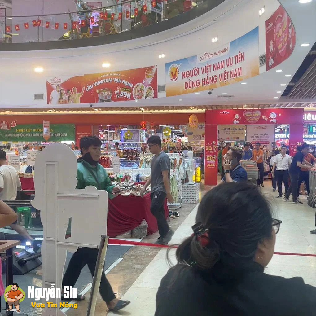 Tiếp tục Vạn Hạnh Mall