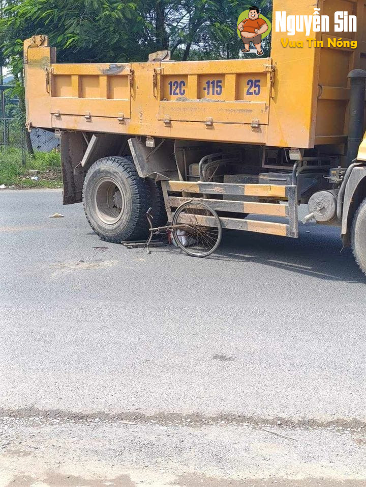 Lạng Sơn: Thương tâm bà cụ đứng ngó rất lâu rồi mới sang đường mà vẫn bị xe tải tông