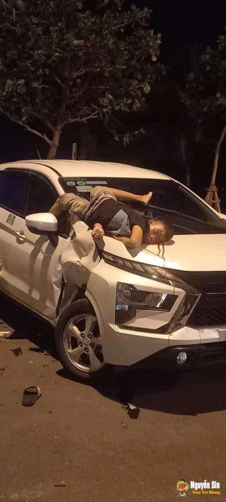 Đường Hoàng Sa Đà Nẵng: Thanh niên 14 tuổi mượn xe máy vach:am với oto t*vong tại chỗ
