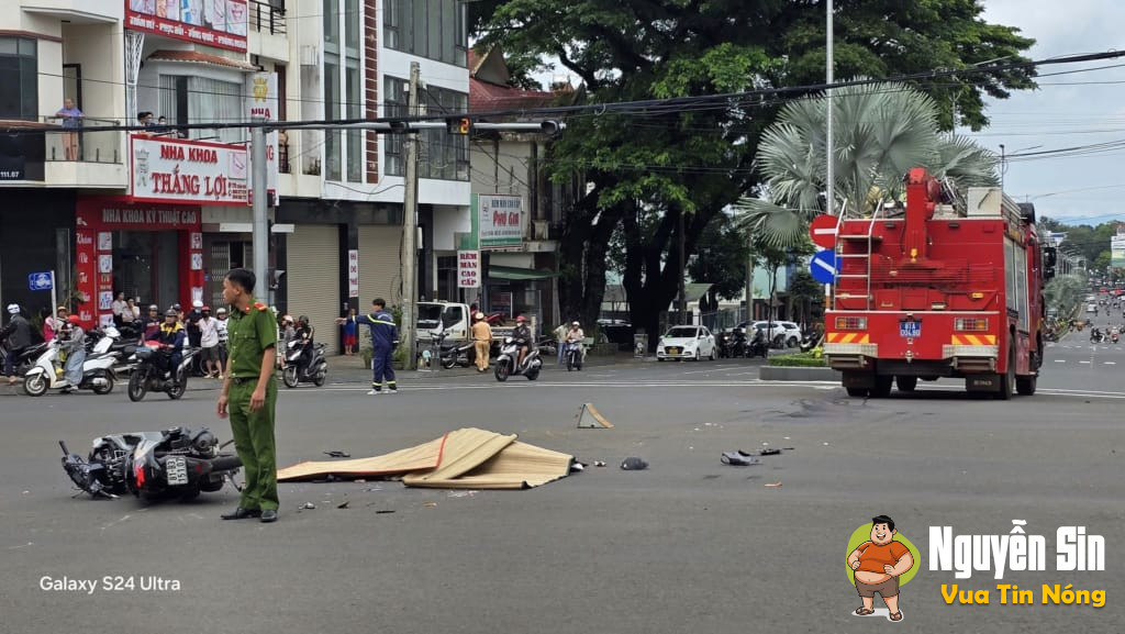 Pleiku: Xe máy vacham với xe cứu nạn cứu hộ, 1 người t*vong