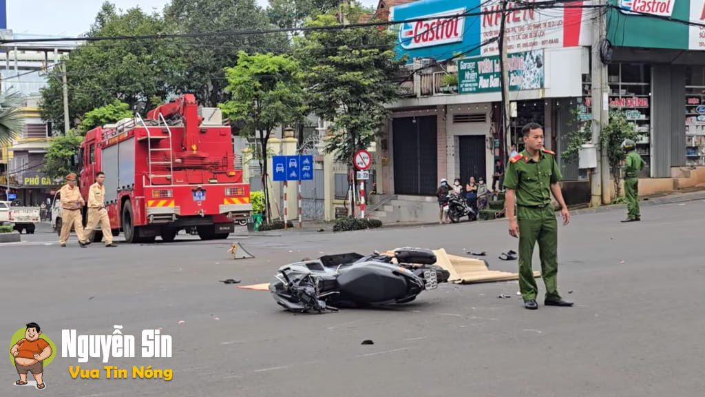 Pleiku: Xe máy vacham với xe cứu nạn cứu hộ, 1 người t*vong