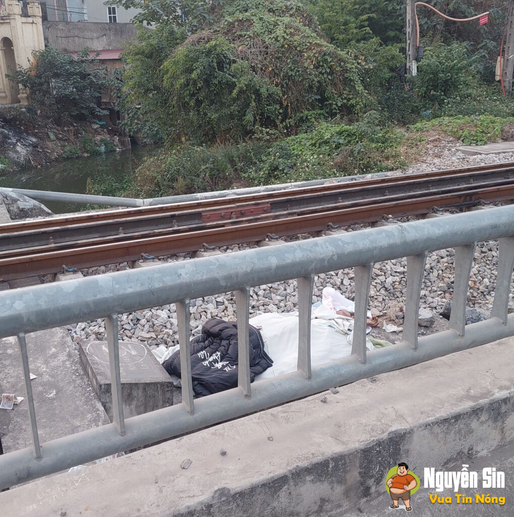 Quán Gánh, Thường Tín, Hà Nội chiều nay: ng chia 1/2