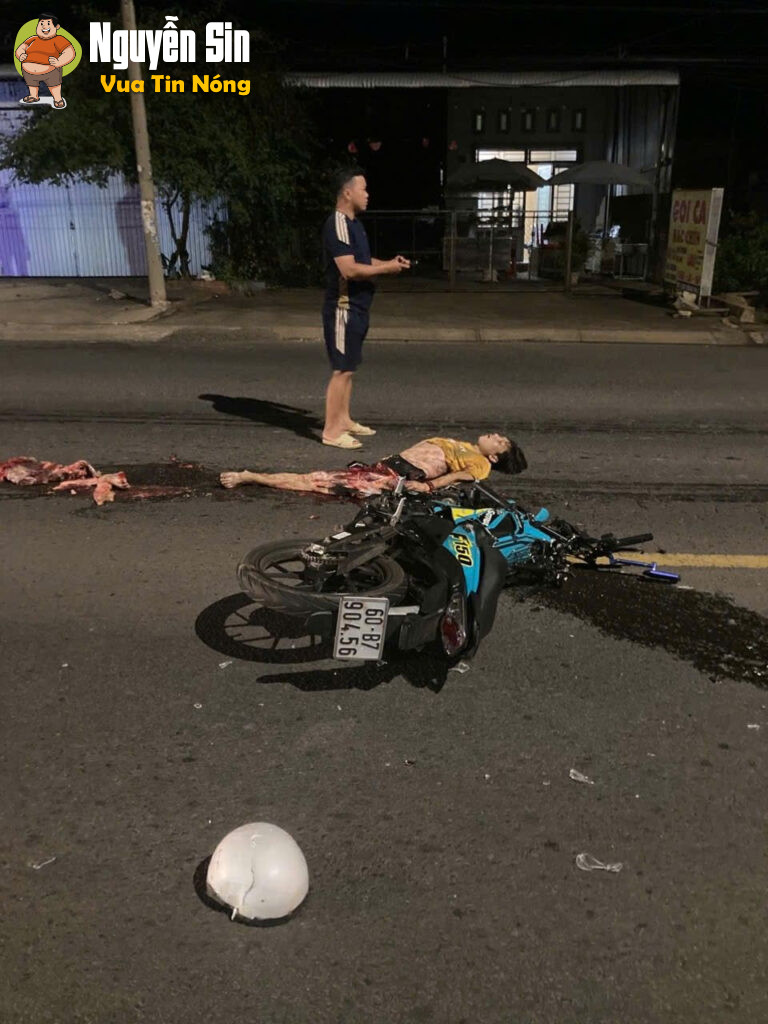 Đồng Nai: Vụ tai nạn giữa 2 xe tai và 1 xe moto. Ninh phát quốc lộ 20. 1 người đi bệnh viện và 1 người ko qua khỏi