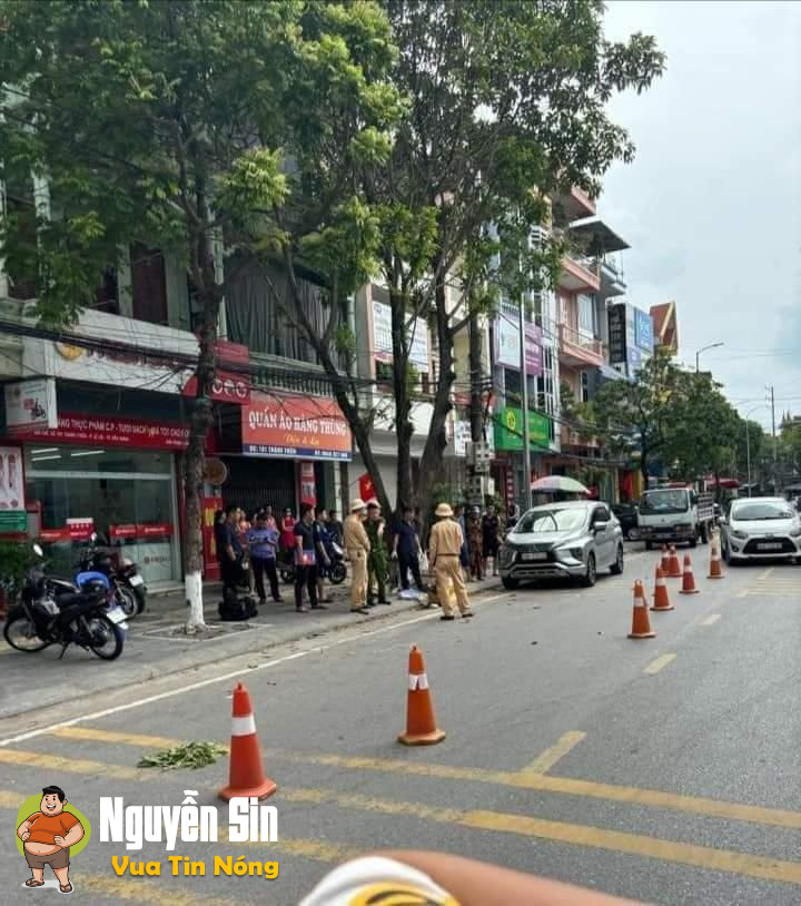Bắc Giang: Bà cụ đang ngồi bên đường thì bị ô tô t::ông qua, xuống xe lại còn tưởng là rác