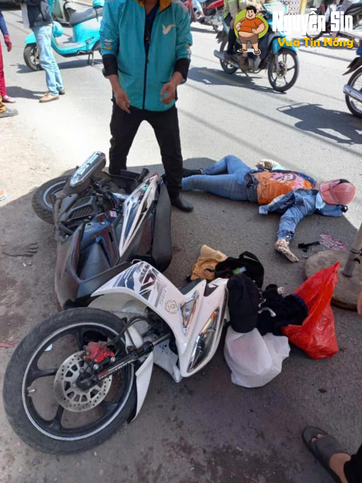 Đường hẹp mn đi chậm chậm thôi, chứ ntn giờ khổ cả 2 gia đình