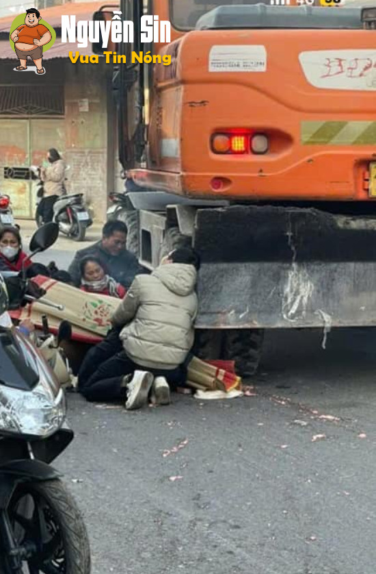 Minh Trí, Sóc Sơn, Hà Nội sáng nay: TNGT khi:ến 2 cháu lớp 1 T/V thư*ơng t*âm