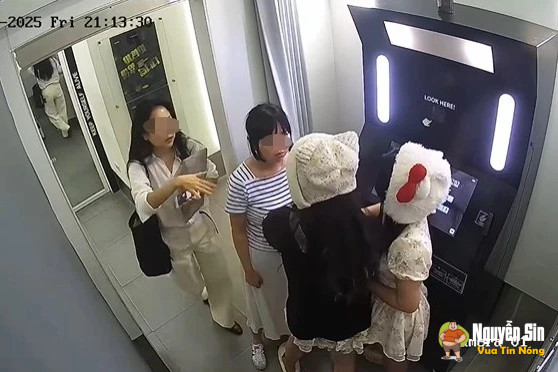 Xôn xao vụ cô gái bị 2 người Hàn Quốc đánh đập dã man tại tiệm photobooth ở Hà Nội: