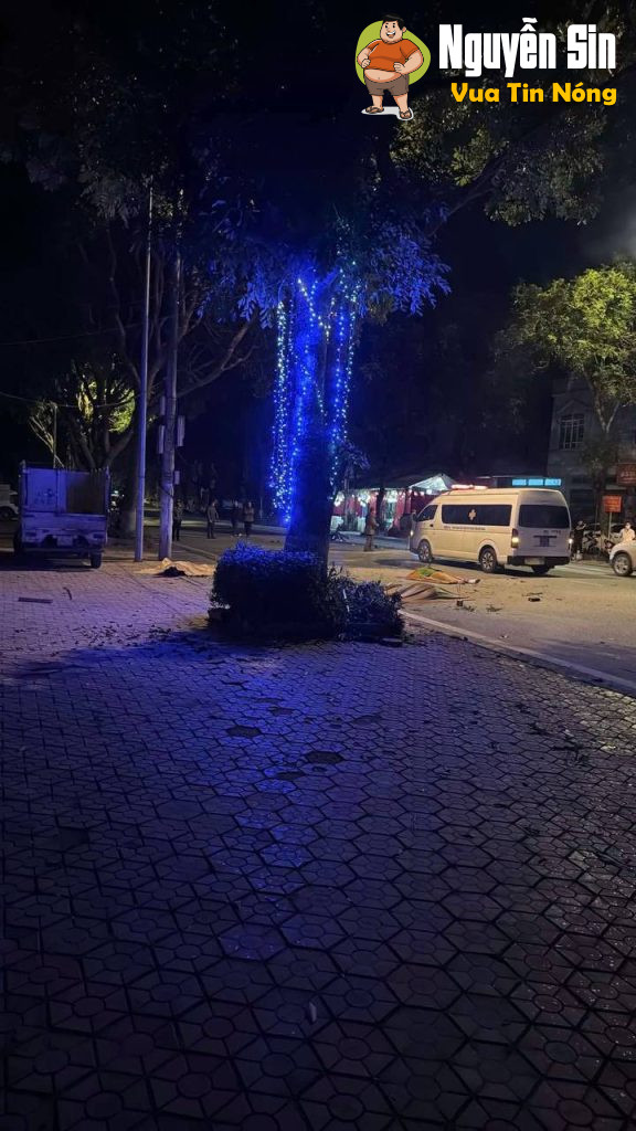 TNGT lúc khoảng 1h18’ tại B9 Võ Nguyên Giáp, Tp.Lào Cai. 1 xe máy kẹp 3 thanh niên lao_vào gốc cây, cả 3 đều về với ông bà…