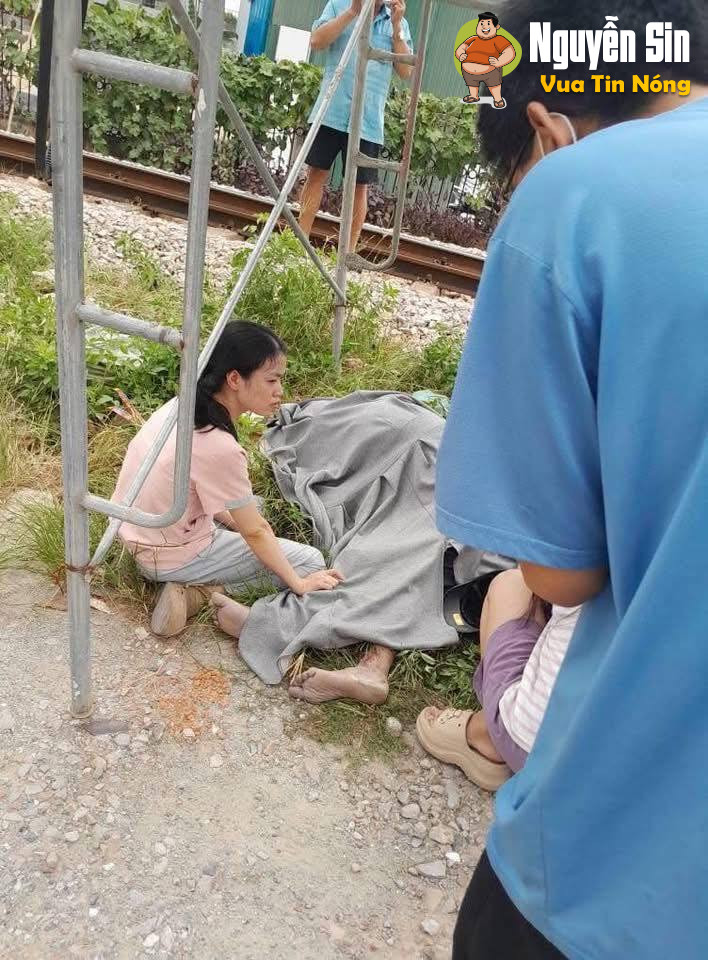Cam ghi lại vụ TN đường sắt, đoạn giao nhau với đường Trần Nhật Duật, TP. Vinh (Nghệ An).