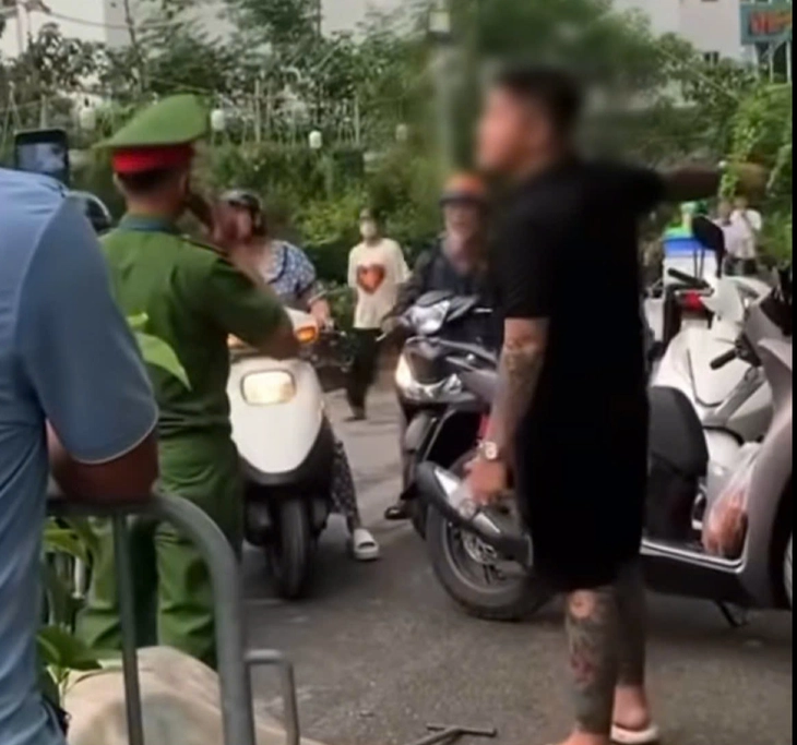 Cứ lên tới đây là lại ngoan như cún vậy =))