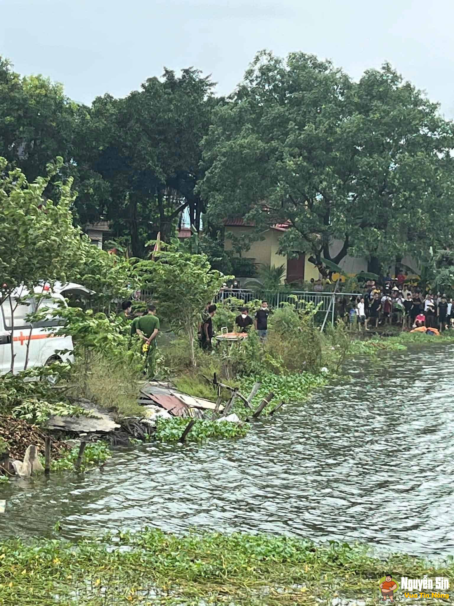 Bắc Ninh: Hai thiếu nữ 16 tuổi TV dưới hồ, để lại mảnh giấy nhắn gửi gia đình ở phòng trọ Bắc Ninh: Hai thiếu nữ 16 tuổi TV dưới hồ, để lại mảnh giấy nhắn gửi gia đình ở phòng trọ