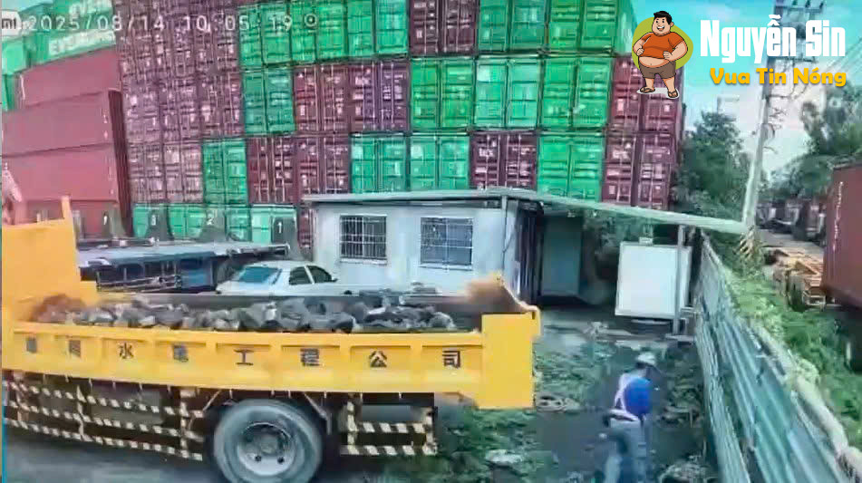 Người công nhân quên kéo phanh tay và bị chính chiếc xe tải của mình đè chết vào tường