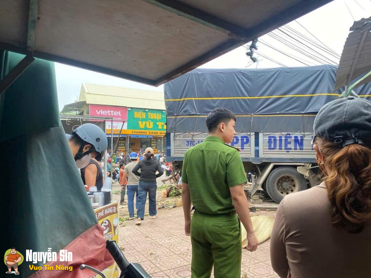 X€ mâ’t thă’ng la0 và0 chợ. Khj€’n 3ng TV tại Tân Long – Quảng Trị