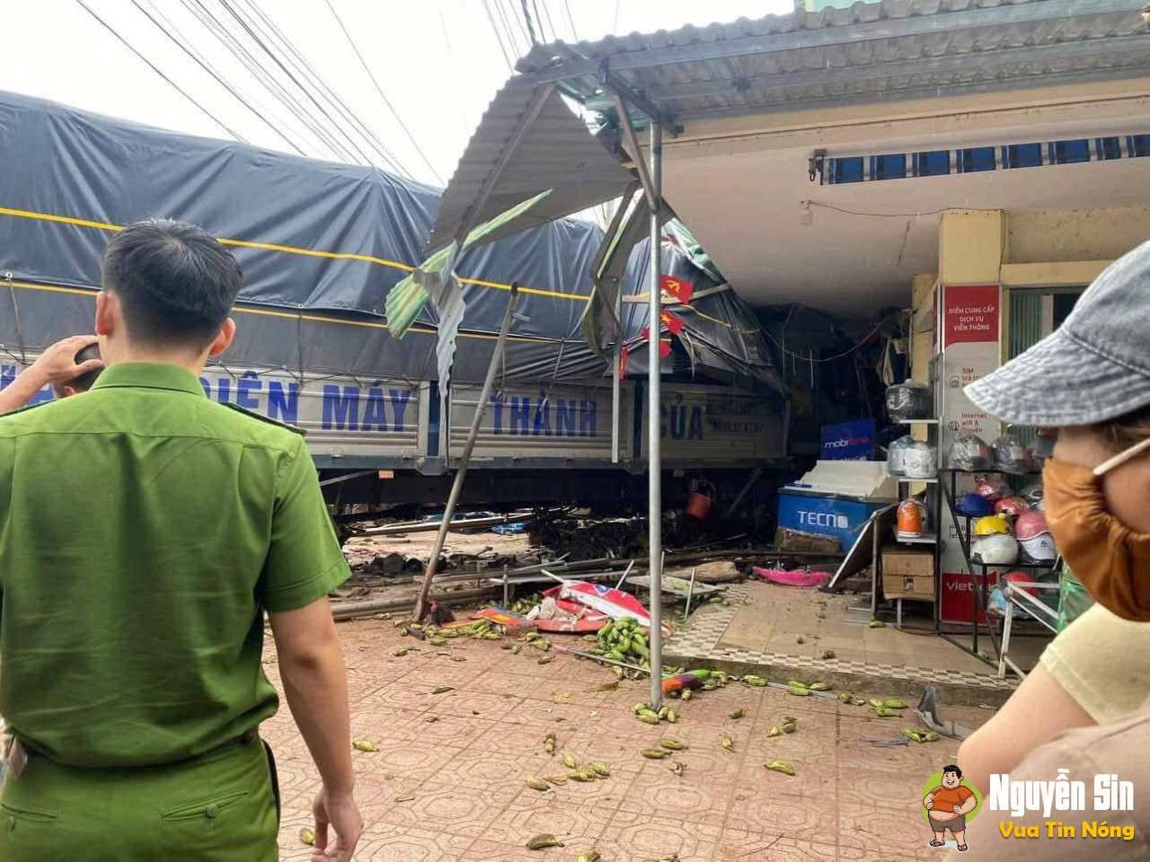 X€ mâ’t thă’ng la0 và0 chợ. Khj€’n 3ng TV tại Tân Long – Quảng Trị