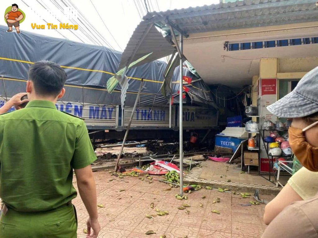 Xe tải mất lái