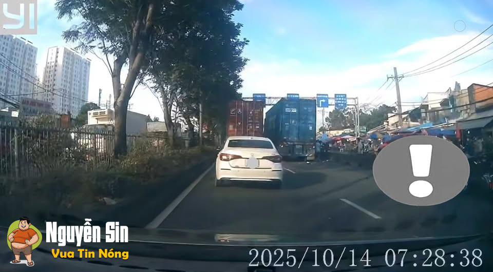 TNGT: chợ đầu mối Thủ Đức, cha chở con gái lớp 11 đi học.. radi taj chỗ