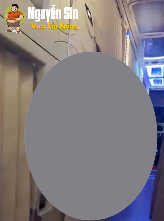 Xe vào ổ gà thooy mà =))