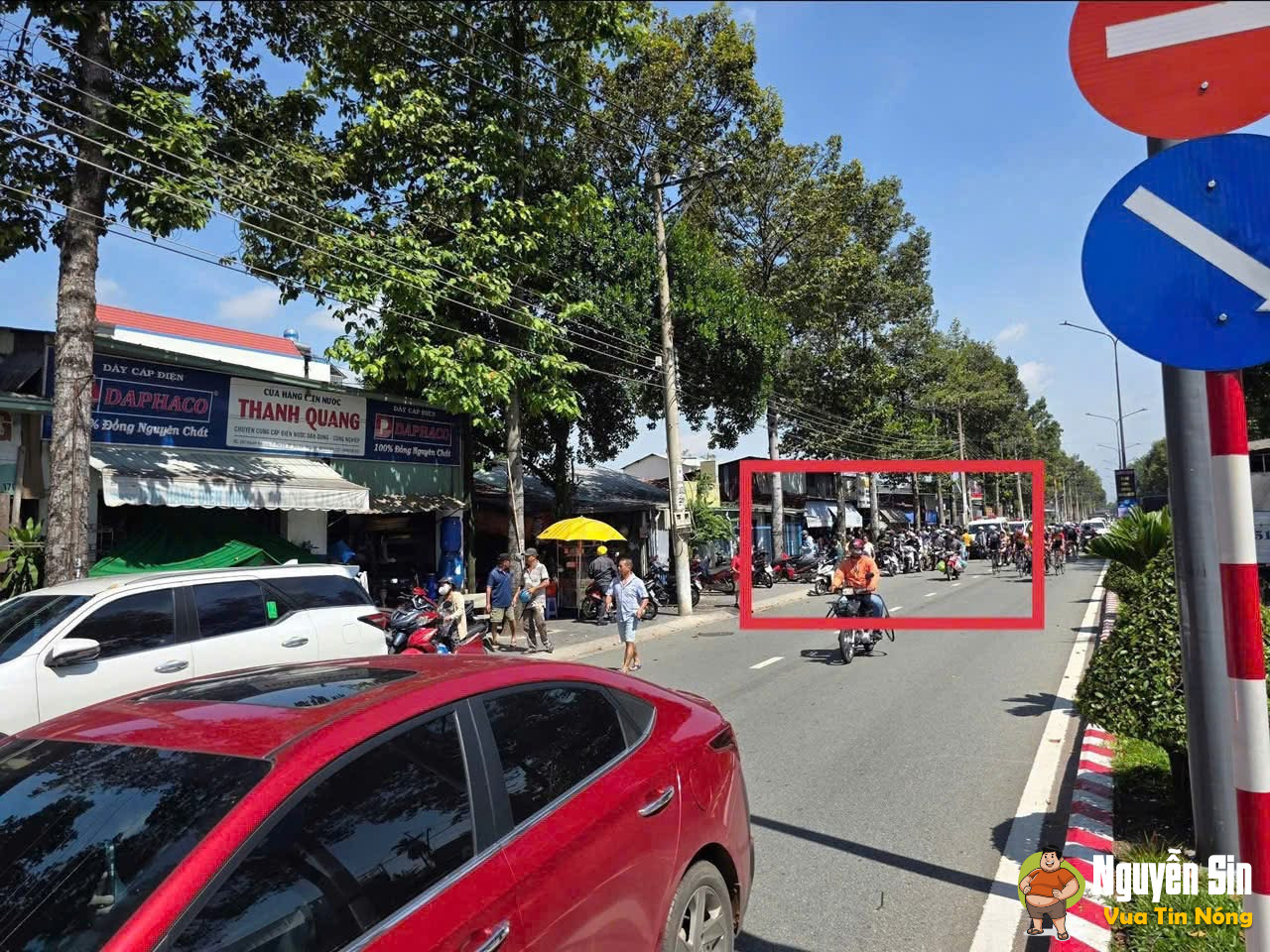 Thủ Dầu Một, Bình Dương cũ: TN nghiêm trọng taxi xanh sm và xe máy khie’n 2ng tV Thủ Dầu Một, Bình Dương cũ: TN nghiêm trọng taxi xanh sm và xe máy khie’n 2ng tV