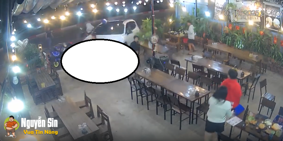 (cập nhật video nạn nhân) Bình Định cũ: Lái oto lùi lại t0:ng vào quán nhậu 1 ng TV.